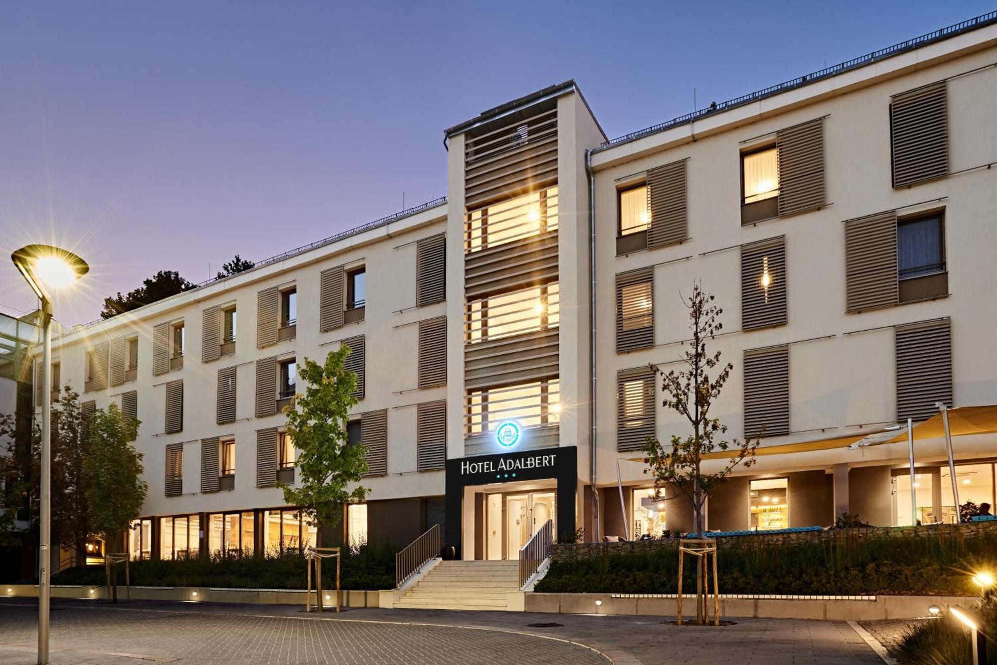 Hotel Adalbert Szent Tamas Haz Esztergom Exterior photo